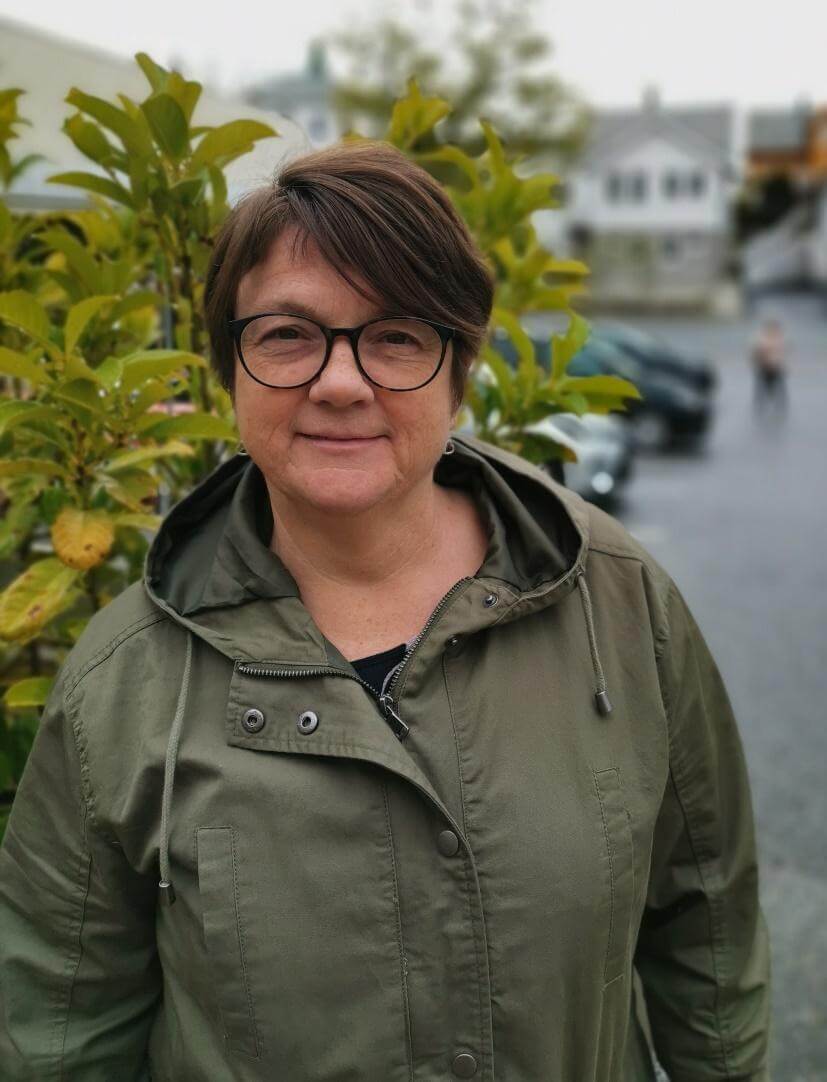 Bremanger-ordførar Anne Kristin Førde er svært oppgitt etter tysdagens fylkestingsmøte, der Svelgen – Indrehus vart nedprioritert til fordel for ei ny Kystveg-utgreiing.